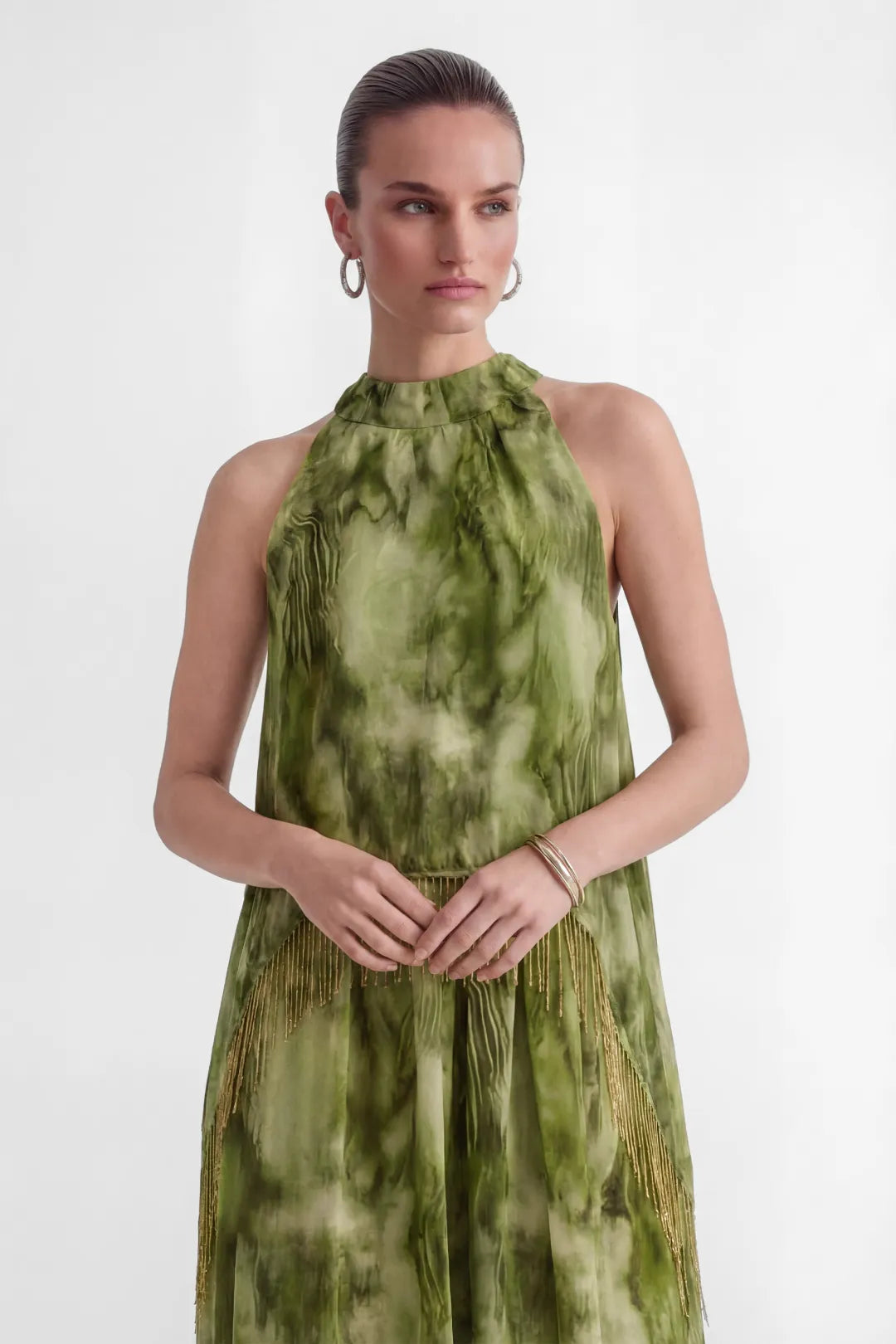 Verdène — Vestido Maxi con Cuello Halter y Flecos