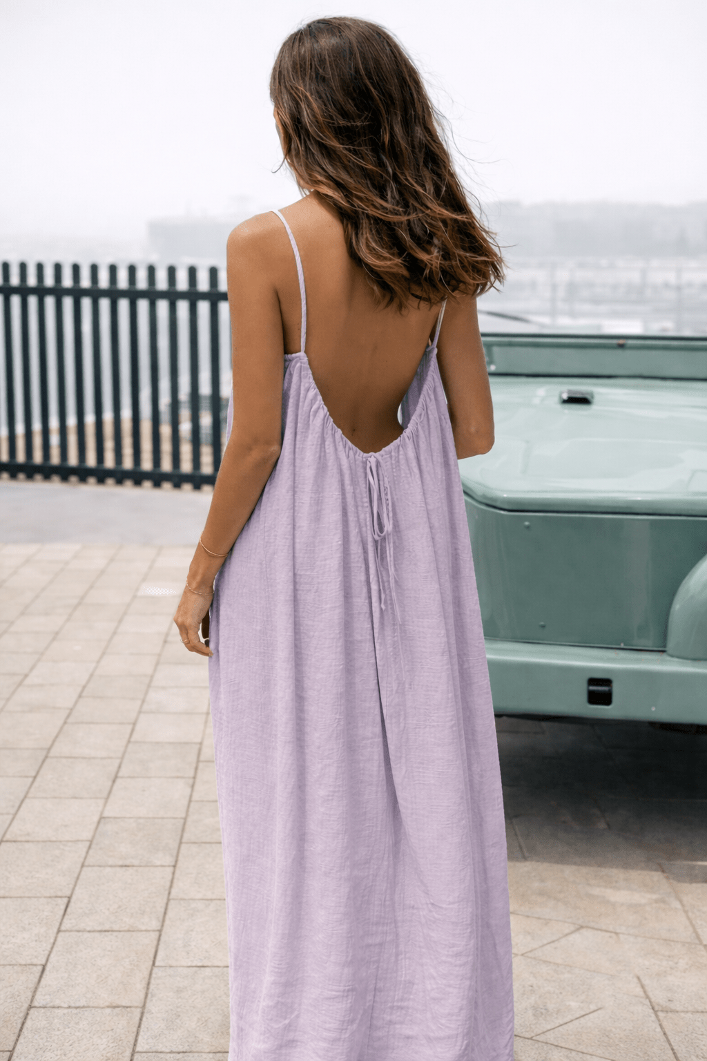 Lumèra — Vestido Maxi Sin Espalda Ajustable