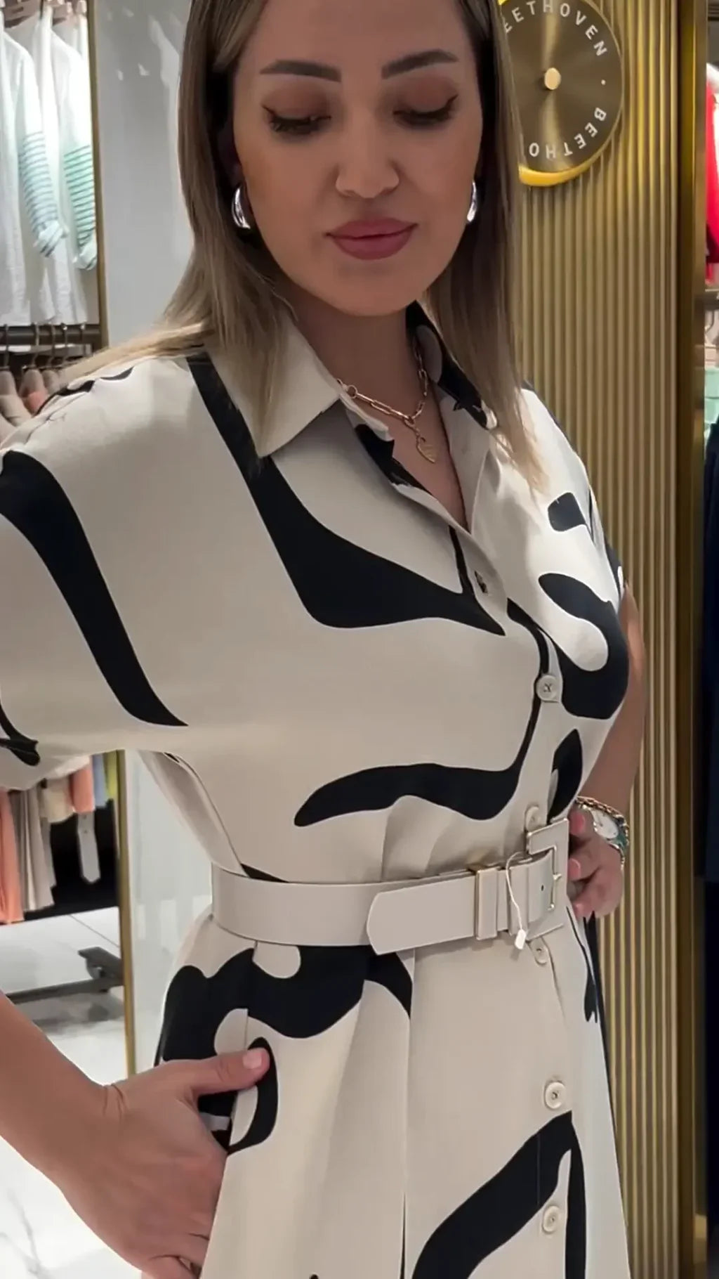 Hermoso vestido con cinturón - Elegante Vestido Cómodo