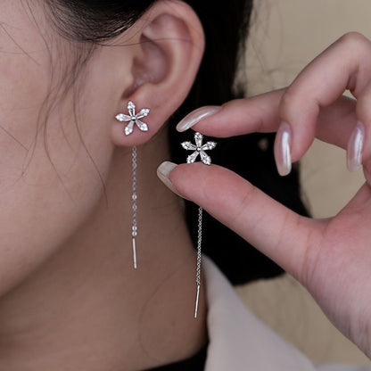 Pendientes de Diamante con Hilo Floral — Diseño Delicado de Gota