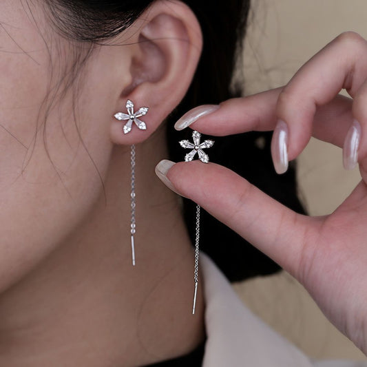 Pendientes de Diamante con Hilo Floral — Diseño Delicado de Gota
