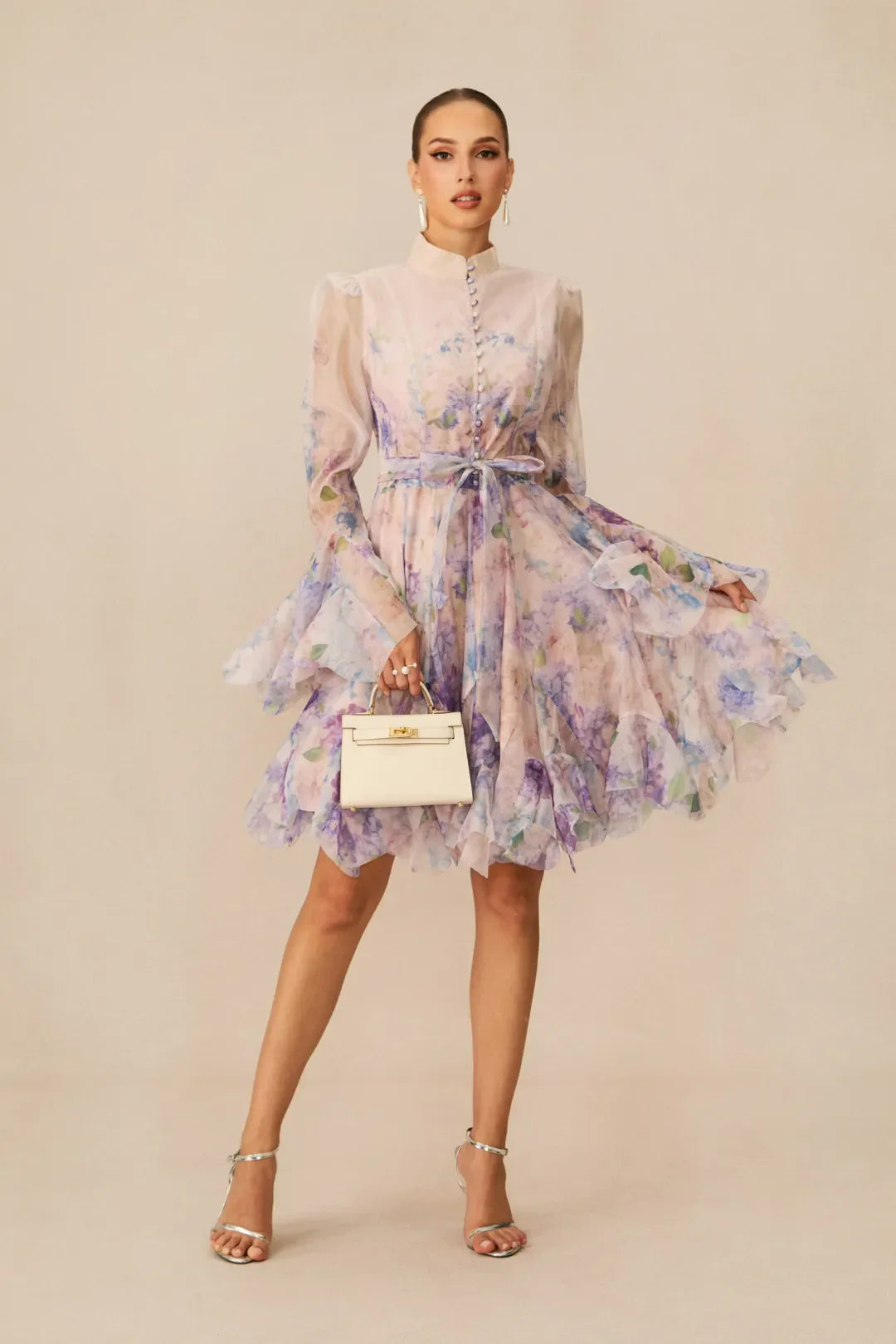 Lana  —  Vestido mini acampanado con estampado floral