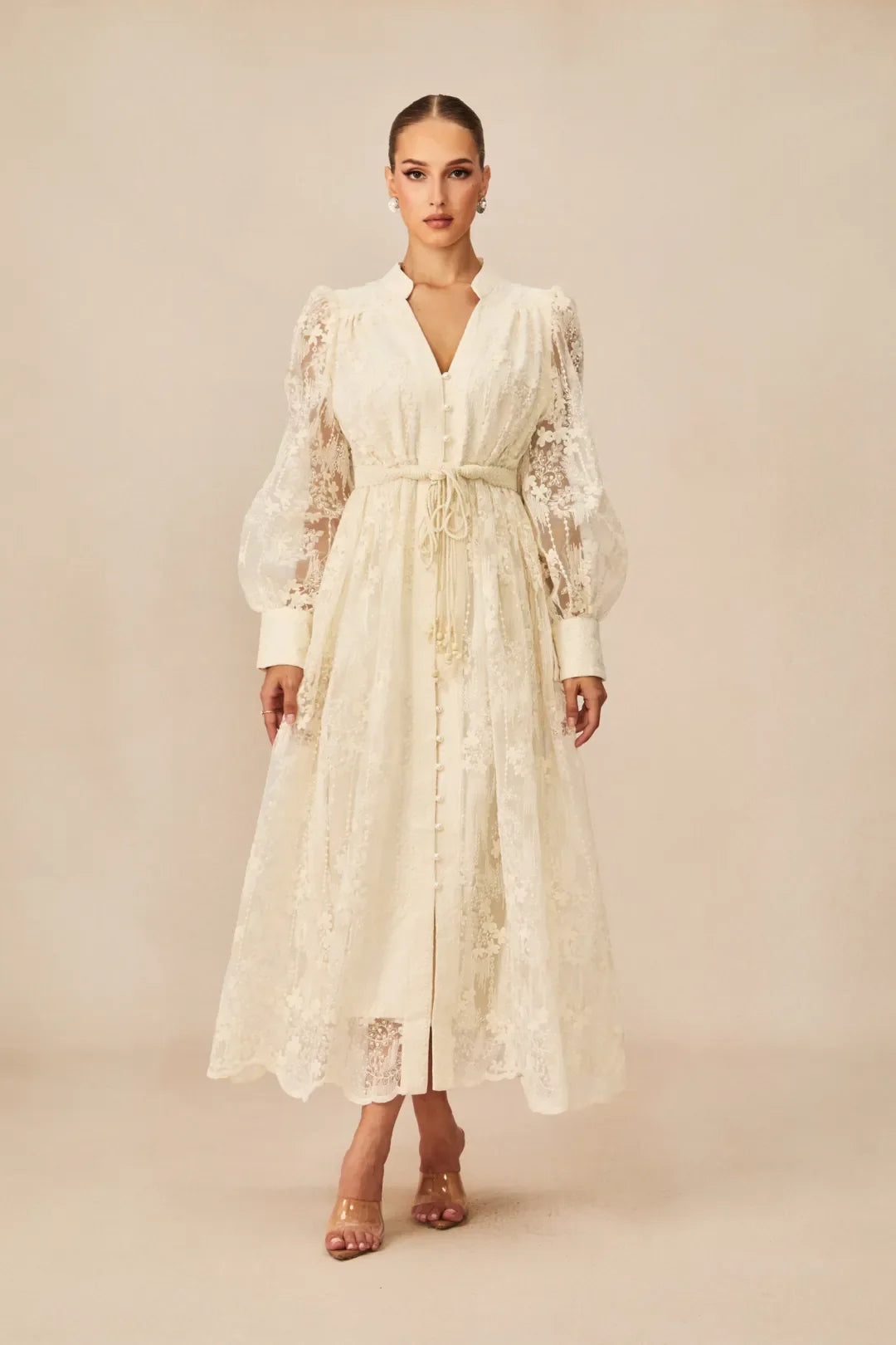 Madeline - Vestido Midi Bordado de Encaje con Escote en V