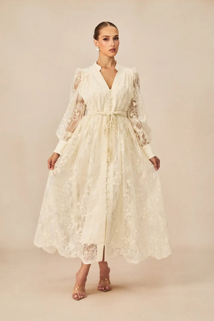 Madeline - Vestido Midi Bordado de Encaje con Escote en V