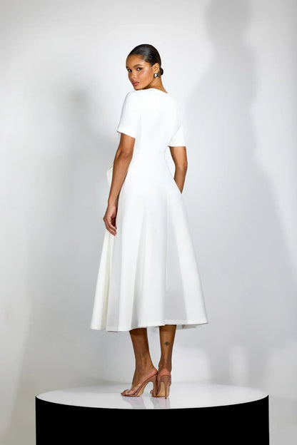 Velorie — Vestido Midi con Apliques Florales