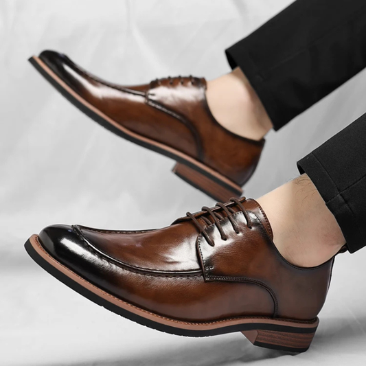 Los zapatos Oxford Lorenzio con refinamiento de cuero pulido