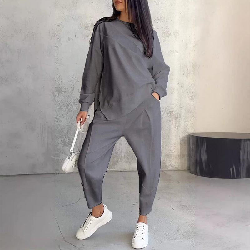 Noemi  —  Conjunto de Sudadera y Pantalones con Dobladillo Asimétrico