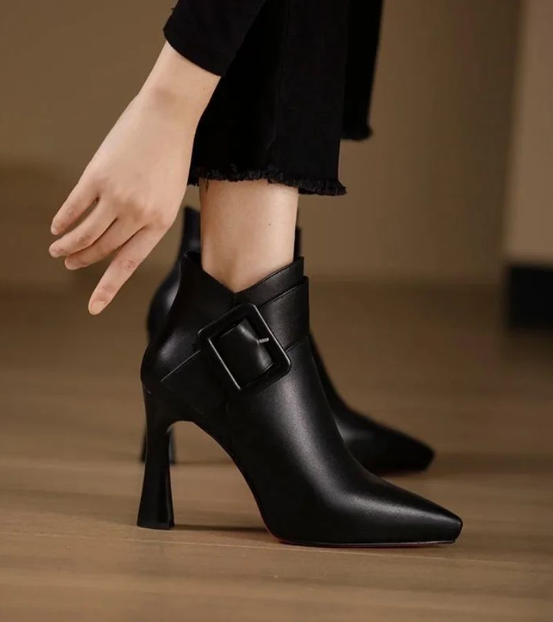 Botines de tacón con hebilla oversized - Elegantes y cómodos Botines