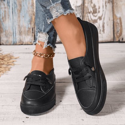 Azzy - Cómodos Zapatos planos de mujer blancos con cordones transpirables