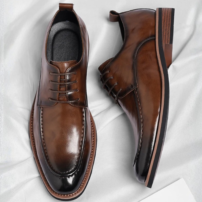 Los zapatos Oxford Lorenzio con refinamiento de cuero pulido