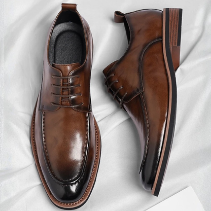 Los zapatos Oxford Lorenzio con refinamiento de cuero pulido