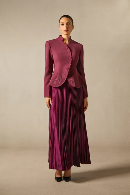 Christine - Conjunto de Blazer Bordado y Falda de Satén Plisada