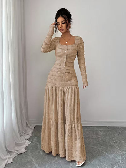Maisonelle — Vestido Maxi de Cuello Cuadrado Esculpido
