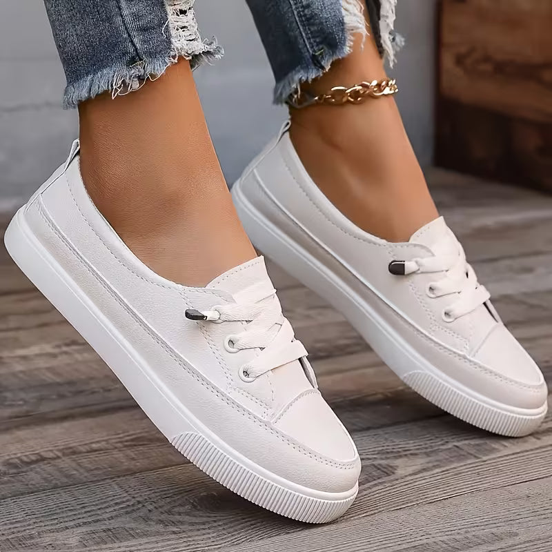 Azzy - Cómodos Zapatos planos de mujer blancos con cordones transpirables