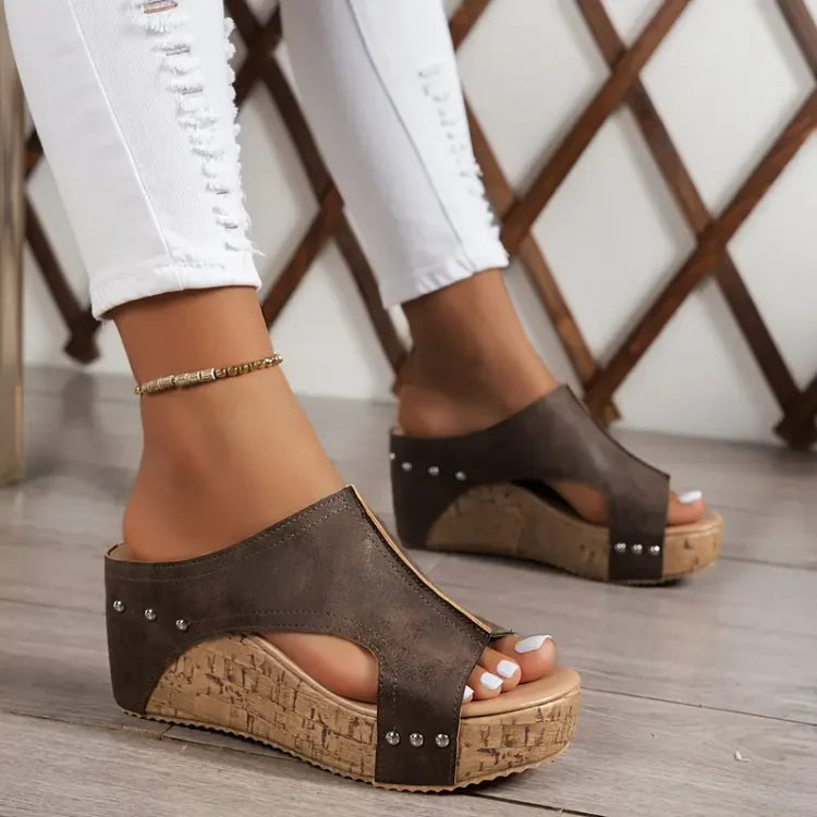 Velara — Sandalia de cuña con soporte de arco para mujer