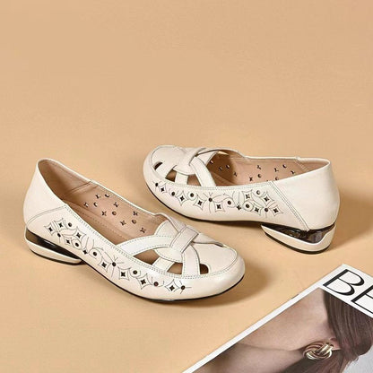 Zapatos de Cuero Slip-On con Cortes - Cómodos Zuecos