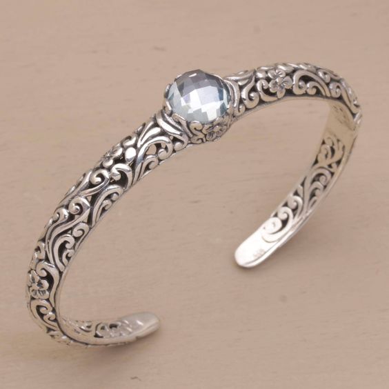 Abierto Vintage - Elegante Pulsera de Plata Única con Circonita