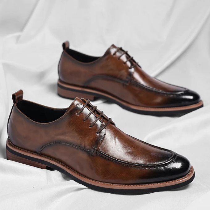 Los zapatos Oxford Lorenzio con refinamiento de cuero pulido