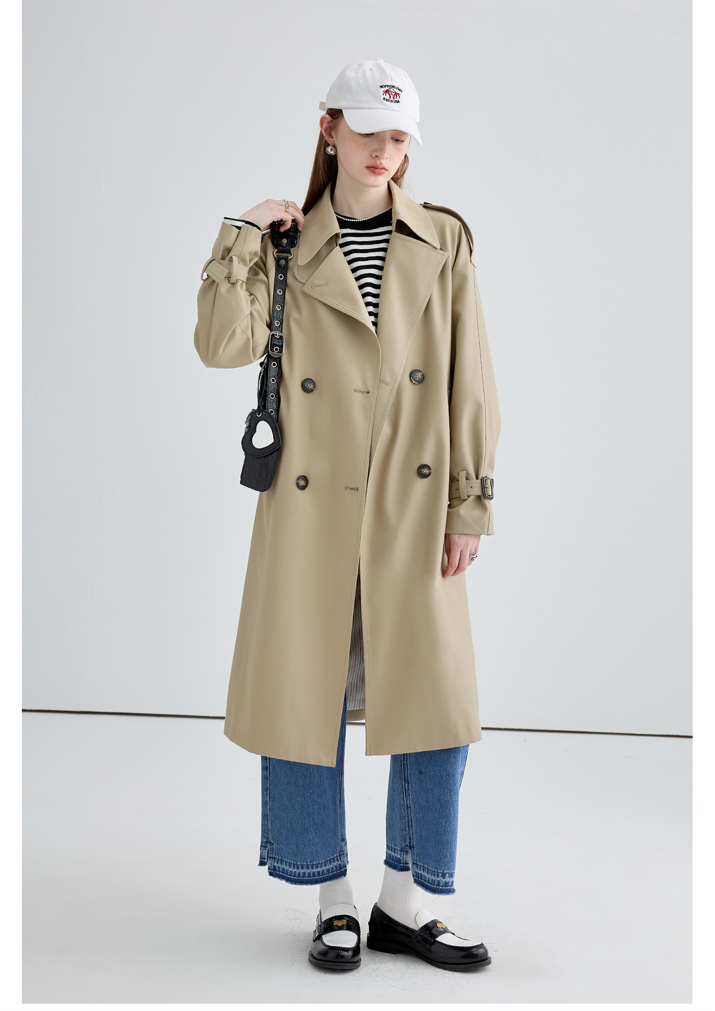 Trench Coat Británico de Largo Medio