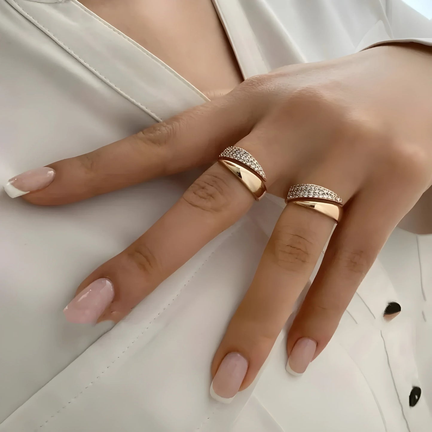 Anillo de Solidaridad Brillante — Ajustable en Oro