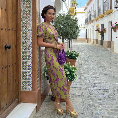 Vera — Elegante vestido de manga abullonada con escote en V