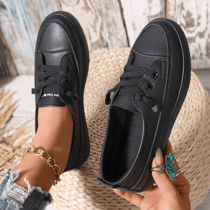 Azzy - Cómodos Zapatos planos de mujer blancos con cordones transpirables