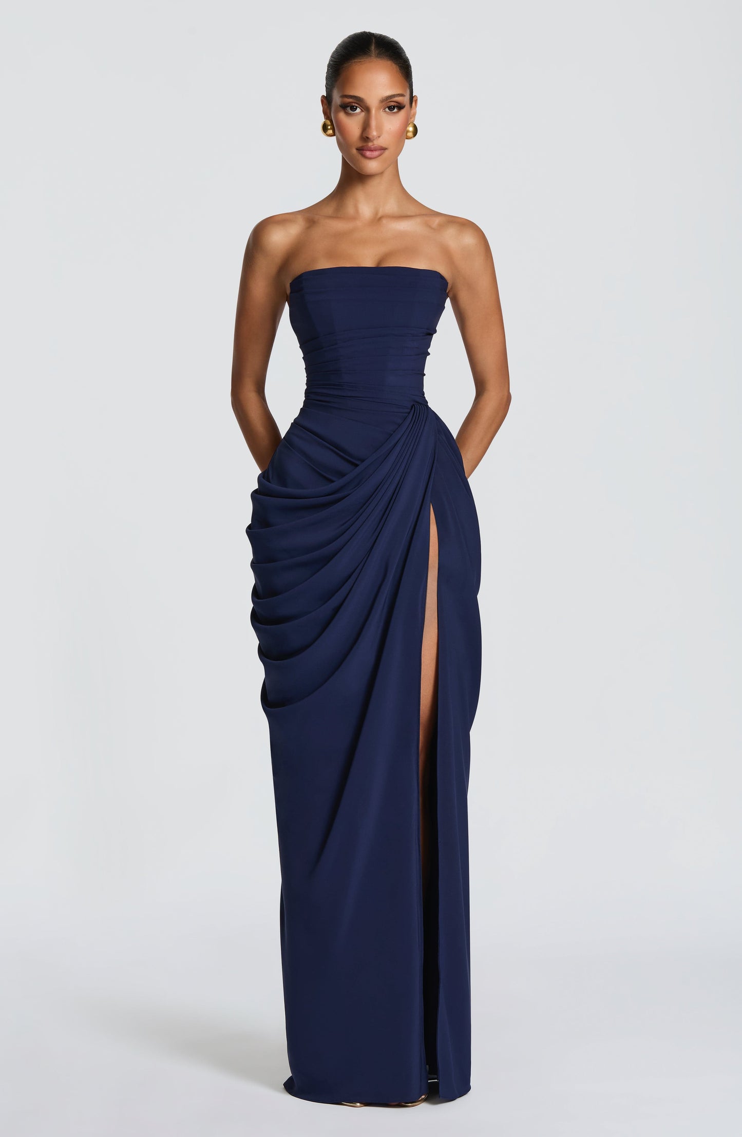 Lonz  —  Vestido Maxi Con Escote Esculpido