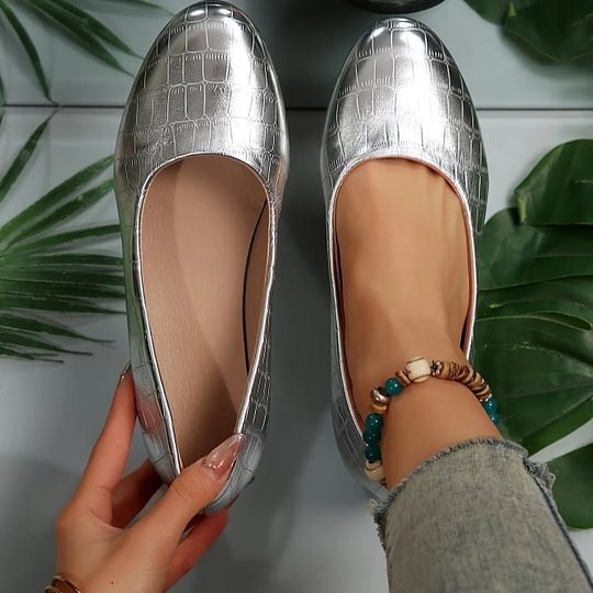 Valdène — Zapatos de Cuero de Tacón Bajo para Mujer